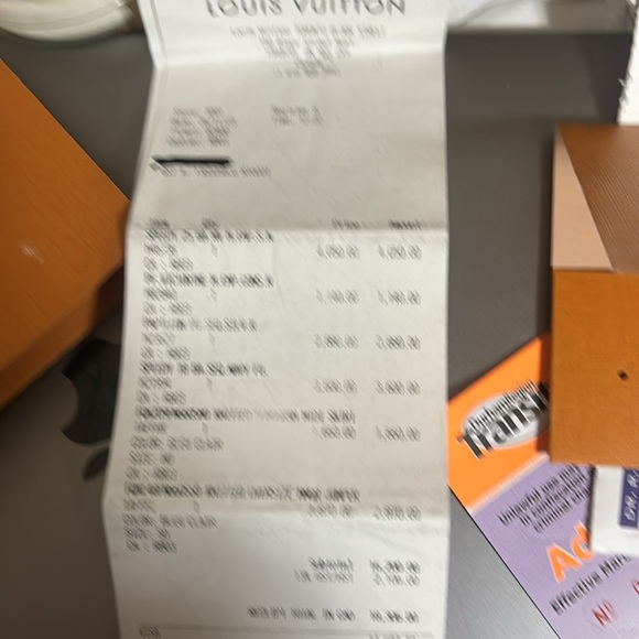 1️⃣3️⃣0️⃣0️⃣ Brand new authentic Louis Vuitton pouchette - Picture 9 of 9